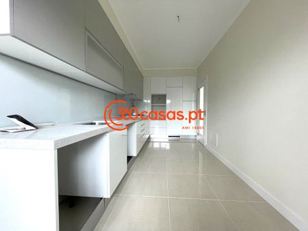 Vende-se Apartamento T3 Novo com garagem e arrecadação em Faro - Photo 4