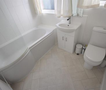 3 Bedroom Bungalow - Detached To Let - Photo 1