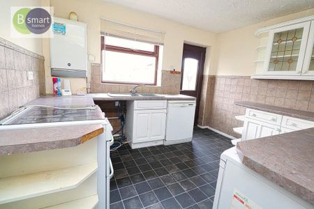 2 bedroom end of terrace house to rent - Photo 3