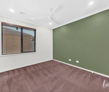 Elegant 4 Bedroom Residence - Photo 3