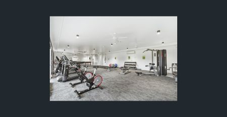 Perfectly executive residence with bbq, pool, function room and gym onsite - Photo 5