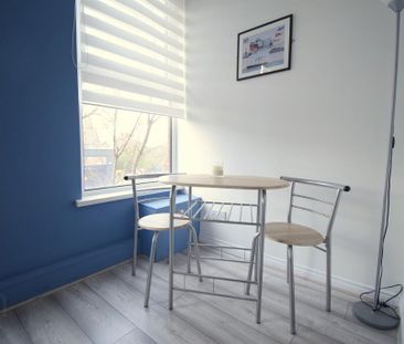 Flat 4, 2 Templemore Avenue, Belfast, BT5 4FT - Photo 5