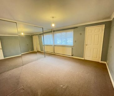 3 bedroom Detached House to let - Photo 4