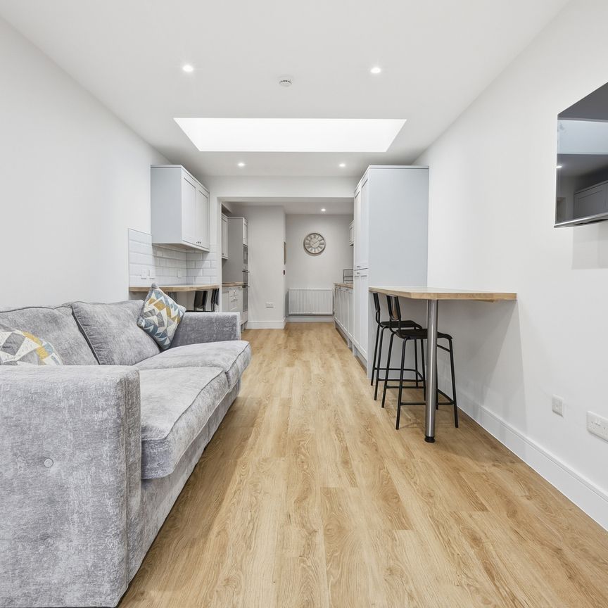 One-Bedroom House share - Photo 1