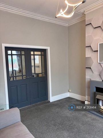 2 bedroom terraced house to rent - Photo 2