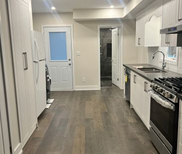 For Lease - 117 Pauline Avenue, Toronto, Ontario - Photo 4