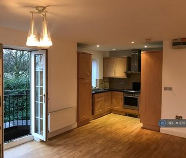 2 bedroom flat to rent - Photo 1