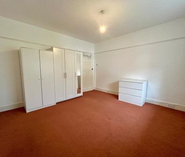 3 bedroom apartment to rent - Photo 3