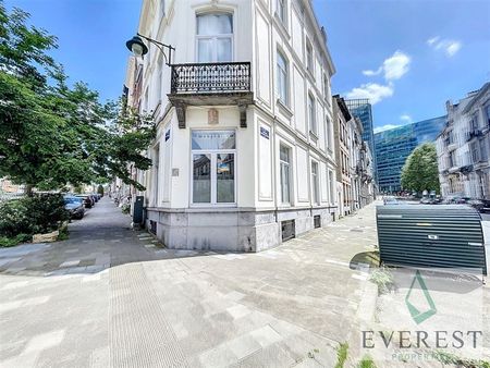 Schuman! Beau Studio Meublé à louer - Photo 4