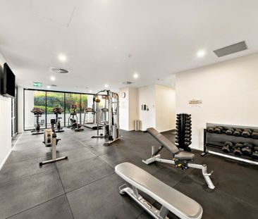 Style, Space and an Unbeatable Location - Photo 5