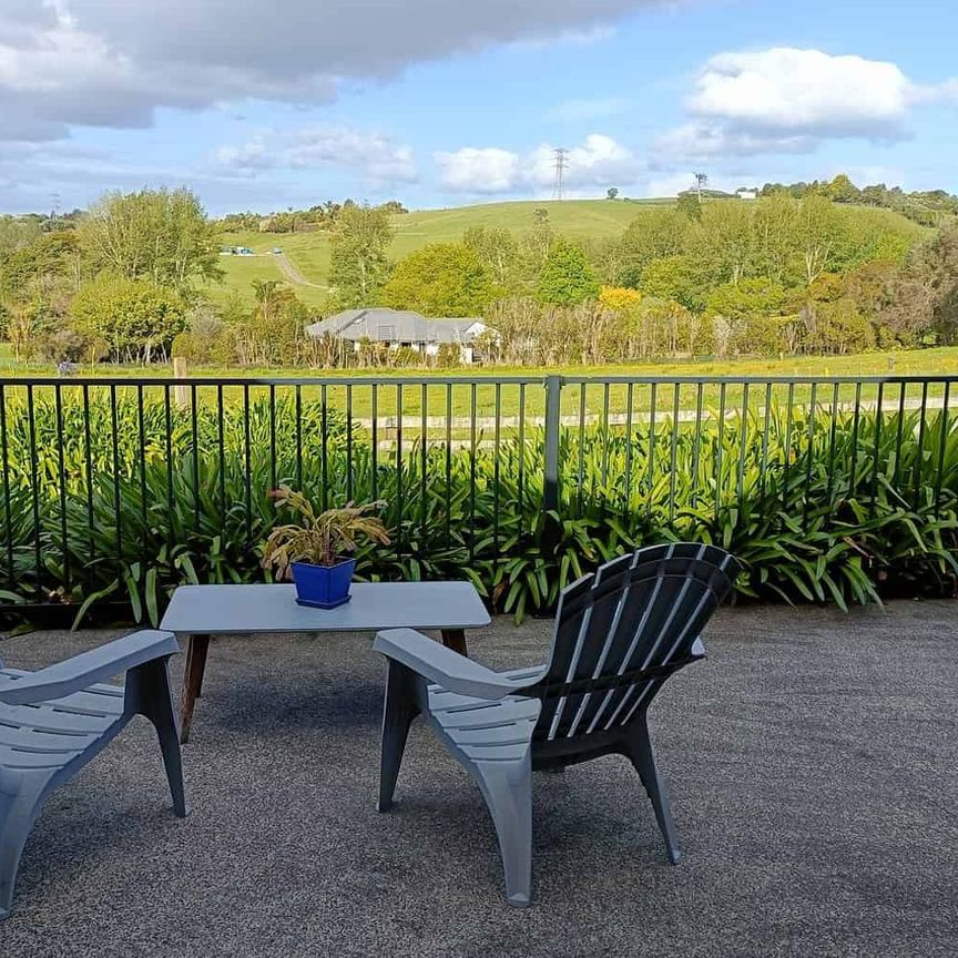 4BR Maunu Retreat with gorgeous views - Photo 1