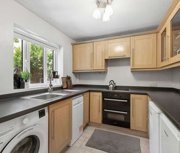 A well presented, semi detached modern home with parking and privat... - Photo 5