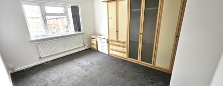 5 bedroom end of terrace house to rent - Photo 4