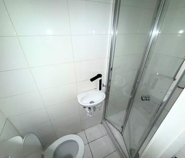 Studio Flat, Harrow Road, HA9 - Photo 2