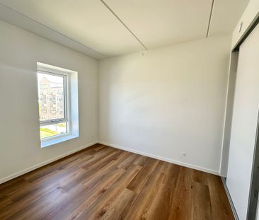 Lys 2-værelses lejlighed med altan i Nørresundby - Foto 3