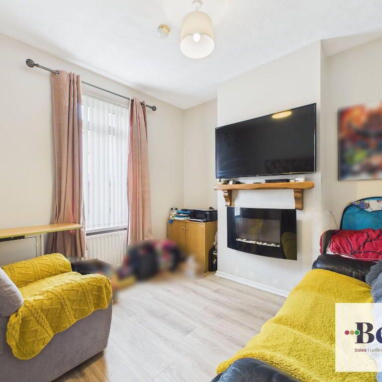 5 Victoria Street, Carrickfergus, BT38 8AQ - Photo 1