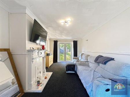 3 bedroom semi-detached house to rent - Photo 2