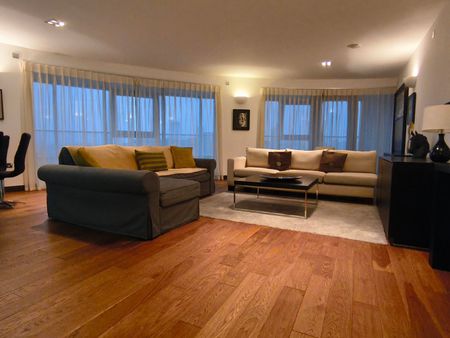 2 Bed Flat, Bridges Court Road, SW11 - Photo 2