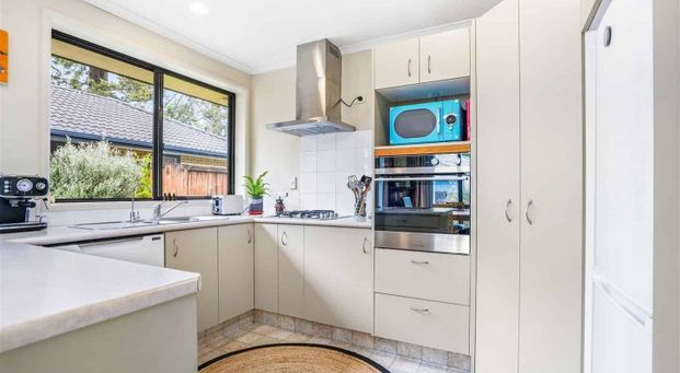 Hamilton East Beauty - Photo 1