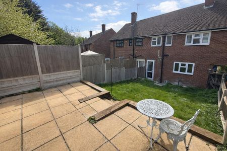 3 bedroom terraced house to rent - Photo 2