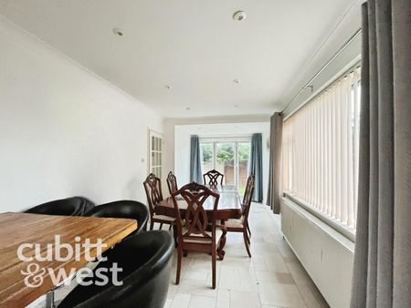 4 bedroom detached house to rent - Photo 3