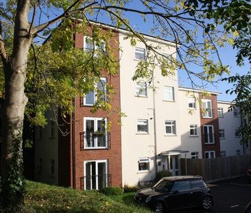 2 bedroom flat to let - Photo 3