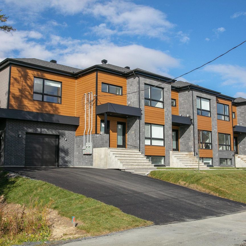 1603, rue du Calypso, Magog - Photo 1