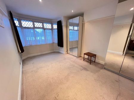 4 bedroom semi-detached house to rent - Photo 2