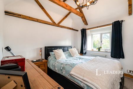 3 bedroom semi-detached house to rent - Photo 5