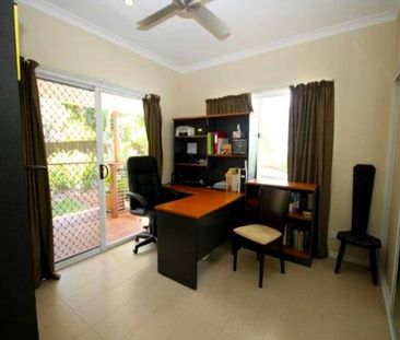 Charming Family Home in Cooroy - Photo 4