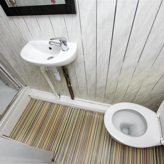 6 bedroom house to rent - Photo 1