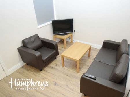 Newcastle Street, Silverdale, ST5 - Photo 2