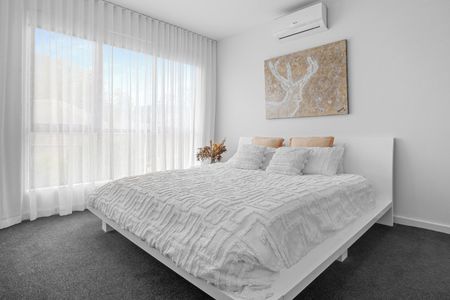 Beachside Elegance – Just 600m from the Sand! - Photo 3