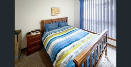 TWO BEDROOM UNIT IN A VERY QUIET COMPLEX IN MOUNT CLEAR - Photo 2