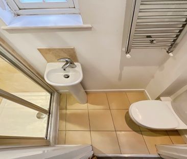 3 bedroom Semi-Detached House to let - Photo 1