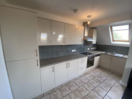 2 bedroom flat to rent - Photo 3