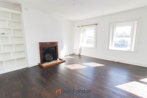 3 Bedroom Maisonette - Photo 1