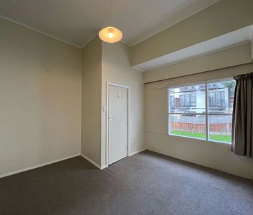 Newtown 4 Bedrooms - Photo 6