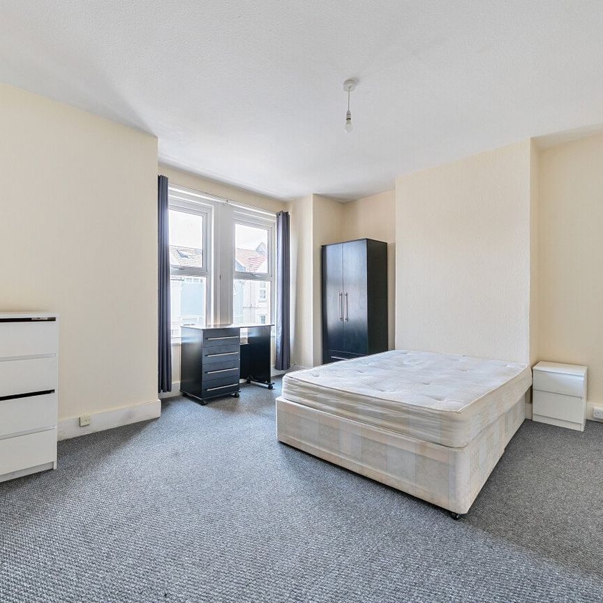 4 bedroom terraced house to rent - Photo 1