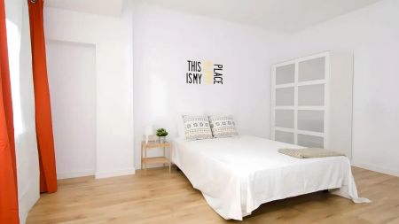 Room in a shared 6-bedroom apartment for rent in Gaztambide, perfect for students and professionals - Foto 5