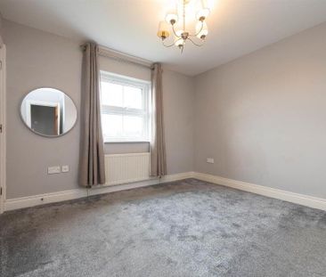 28 St. Patrick's View, Downpatrick, BT30 7HW - Photo 3