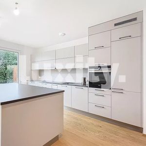 Modern 6-Bedroom Villa - Contemporary Amenities - Photo 3