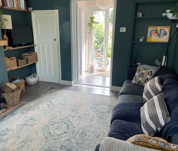 3 Bed Semi-Detached House, Rees Gardens, CR0 - Photo 3