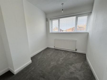 2 bedroom semi-detached house to rent - Photo 3