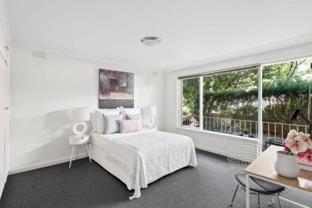 Ground Floor Gem - Photo 3