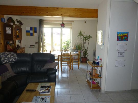 Location Appartement 5 pièces 91m² CHARLIEU 42190 - Photo 1