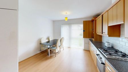 4 bedroom townhouse to rent - Photo 3