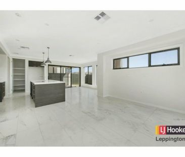 MODERN LIVING - Photo 2