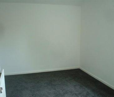 3 bedroom end of terrace house to rent - Photo 4