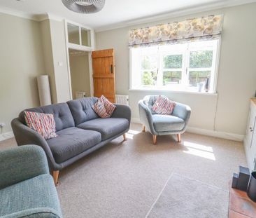 2 bedroom end of terrace house to rent - Photo 3